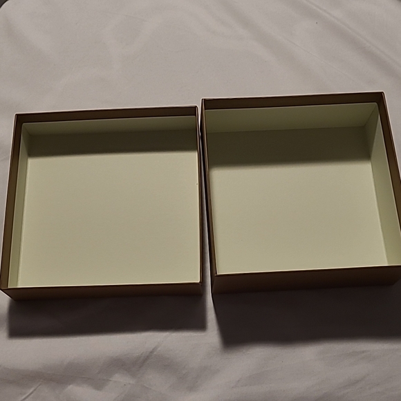 Small brown BURBERRY box and bag - Picture 7 of 8